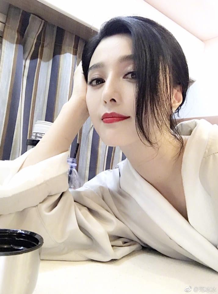 Phạm Băng Băng có 1 bí quyết để giữ làn da trắng mịn ở tuổi 41-3