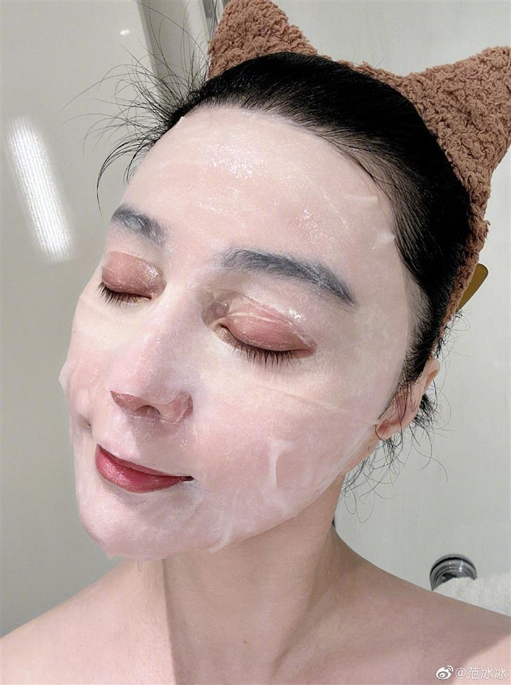 Phạm Băng Băng có 1 bí quyết để giữ làn da trắng mịn ở tuổi 41-7