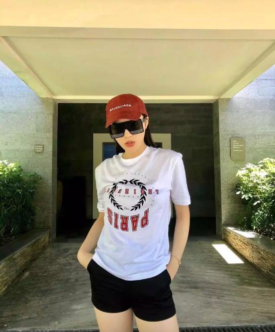 3 style đi biển của Kỳ Duyên: Khoe trọn 3 vòng sexy mà vẫn cá tính-3