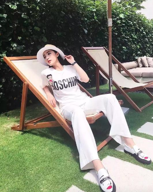 3 style đi biển của Kỳ Duyên: Khoe trọn 3 vòng sexy mà vẫn cá tính-4