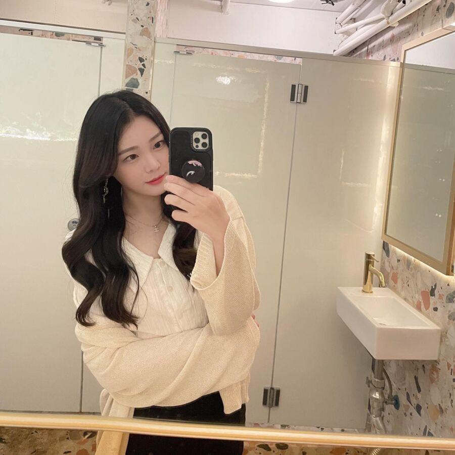 Nữ MC bị quấy rối tình dục khi đang phát trực tiếp-4