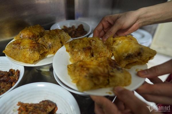 Nhiều khách bực mình khi phải đợi lâu ở quán bún chả Obama-2