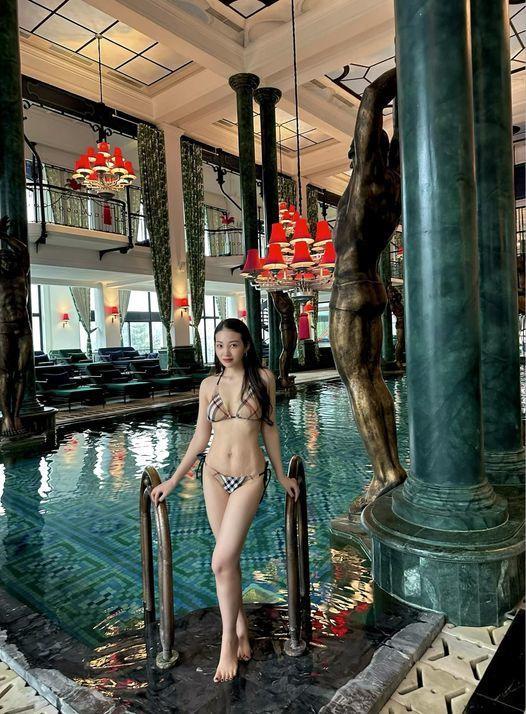 Cô dâu 200 cây vàng mang thai lần 3, bụng vượt mặt vẫn mặc bikini bé xíu-10