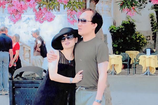 Người phụ nữ quyền lực có 3 cô con gái ca sĩ xinh đẹp, giỏi giang và giàu có-9