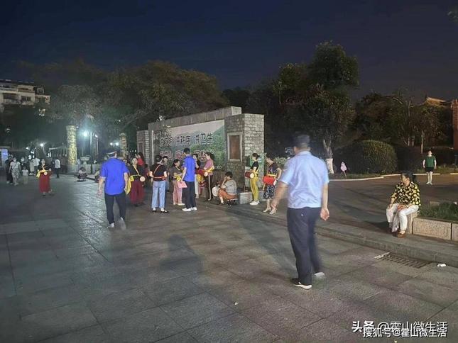 Choáng với cách các tỉnh ở Trung Quốc đãi ngộ sĩ tử trong kỳ thi Đại học-2