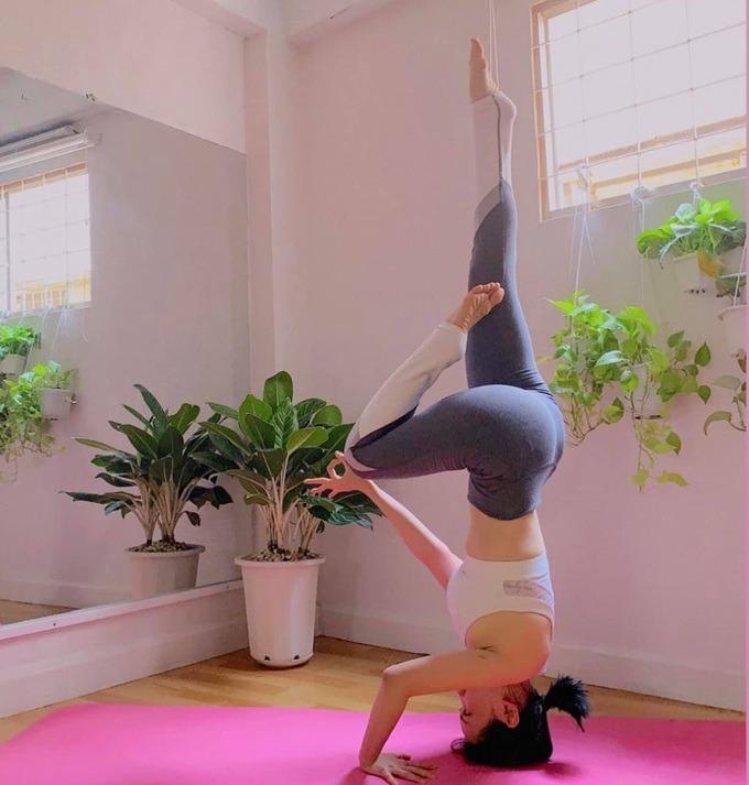 Mỹ nhân mét rưỡi Sĩ Thanh: Vóc dáng nóng bỏng, thay đổi cuộc đời nhờ yoga-10