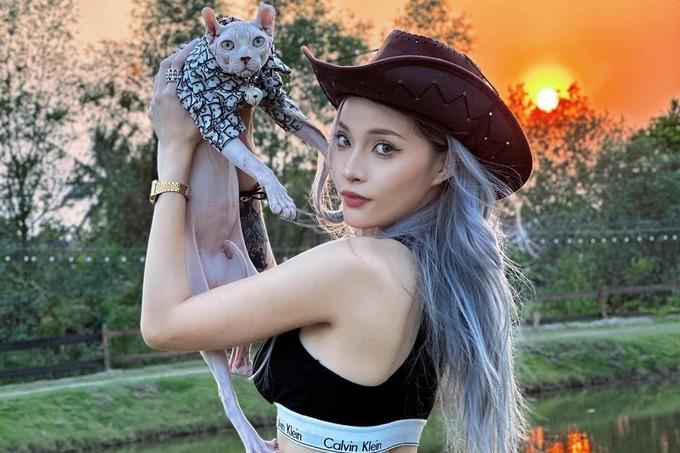 Bạn gái Trung Quốc của vũ công Quang Đăng trông cá tính, nóng bỏng-3