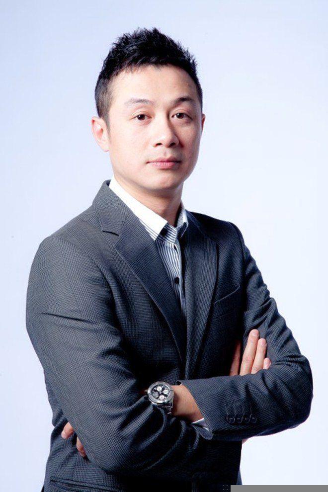 Con gái thứ 3 MC Anh Tuấn với vợ trẻ kém 14 tuổi chưa lộ diện, 2 con riêng lai Tây đẹp như tài tử-1