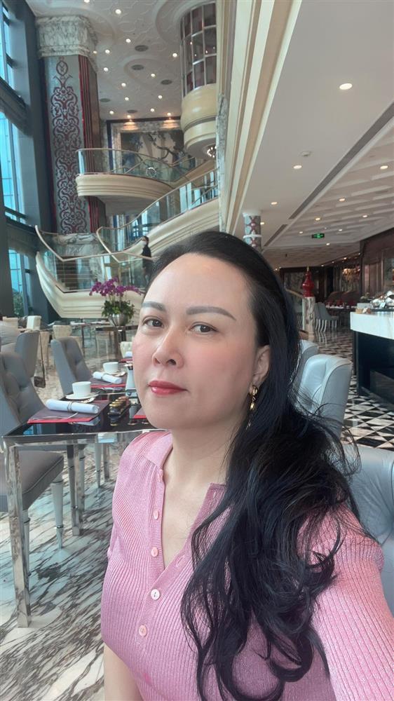 Phượng Chanel khoe da đẹp ở tuổi 46-1