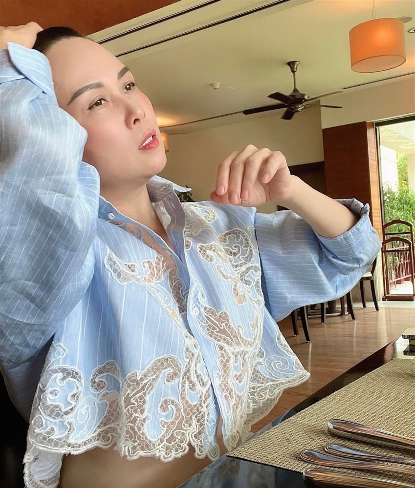 Phượng Chanel khoe da đẹp ở tuổi 46-3