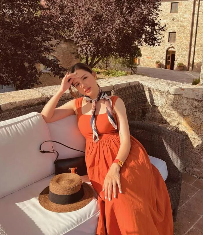 Phanh Lee cùng hội bạn thân khoe dáng khi du lịch-3