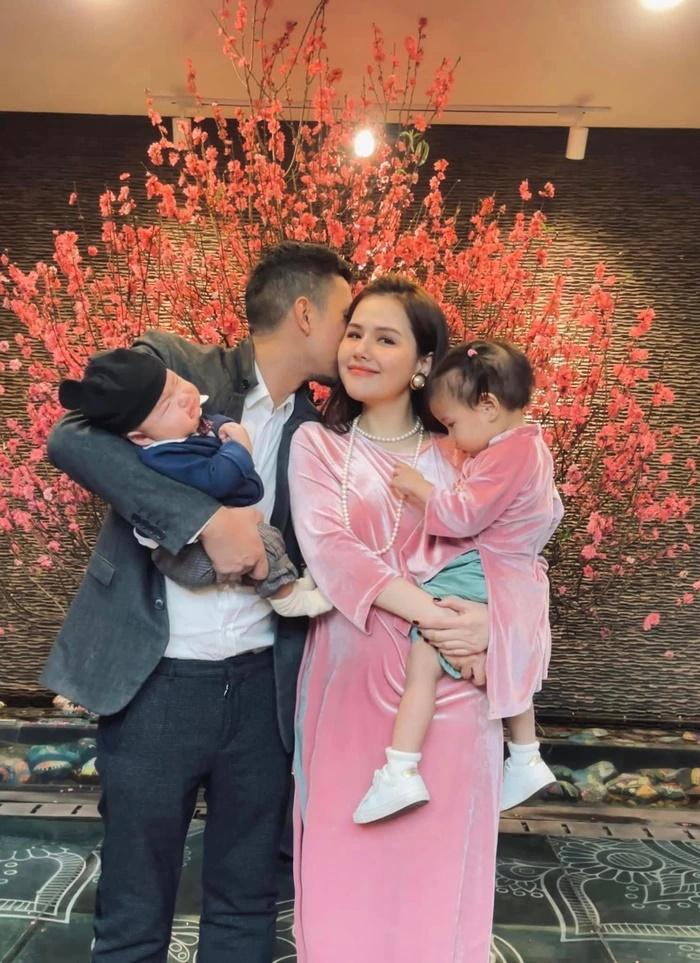 Phanh Lee cùng hội bạn thân khoe dáng khi du lịch-4