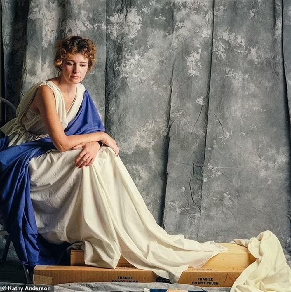 Người phụ nữ cầm bó đuốc ai cũng biết mặt nhưng... không biết là ai-3