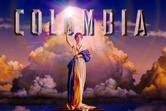 'Người phụ nữ cầm bó đuốc' ai cũng biết mặt nhưng... không biết là ai