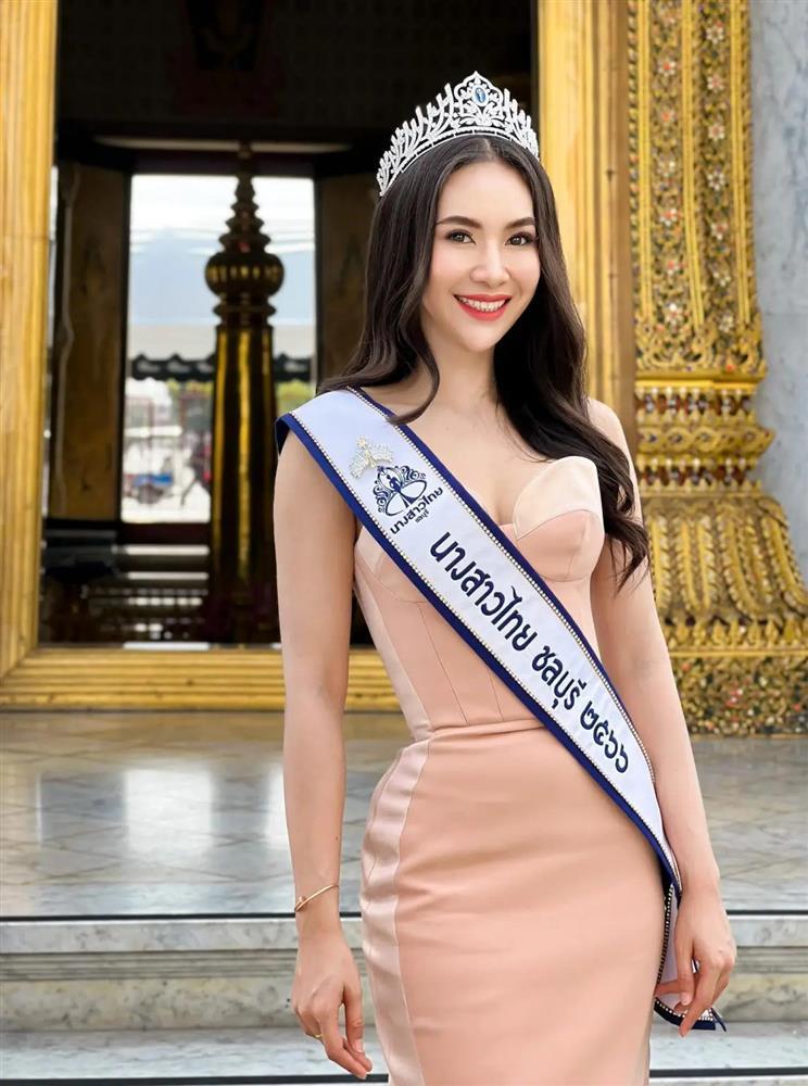 Ca sĩ, hoa hậu Thái Lan được thăng hàm đại úy-1