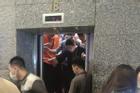 Kẹt thang máy tại tòa nhà Keangnam, nhiều người hoảng hốt