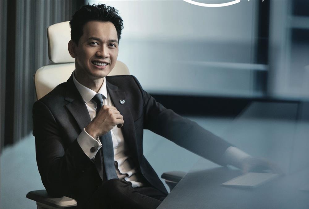 Chủ tịch ACB, con trai bầu Hiển: Phong cách tổng tài của sếp ngân hàng-1