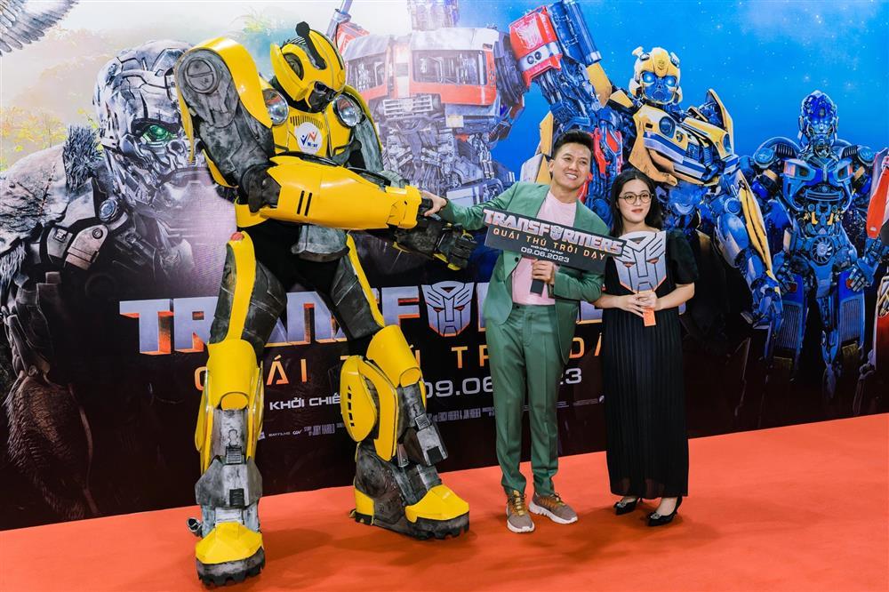 Tiểu Vy, Kim Tuyến khoe sắc trên thảm đỏ Transformers-4