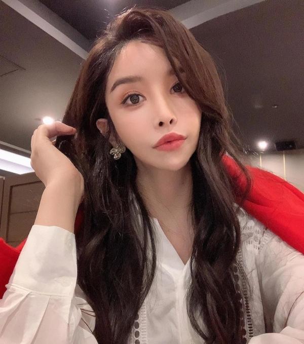 Thăng trầm cuộc đời của ngôi sao thần tượng chuyển giới đầu tiên xứ Hàn-8