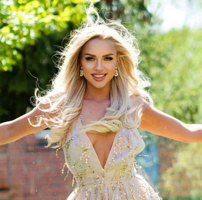 Ban Tổ chức lên tiếng bênh vực cho nhan sắc Hoa hậu Quý bà Nga-5