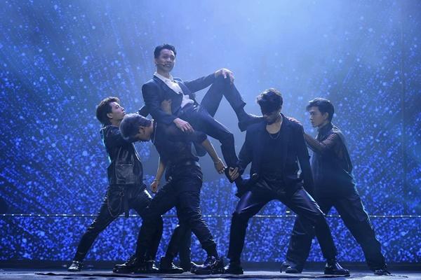 Tài sản Chủ tịch Trần Hùng Huy ra sao sau màn nhảy múa dưới mưa gây sốt?-3