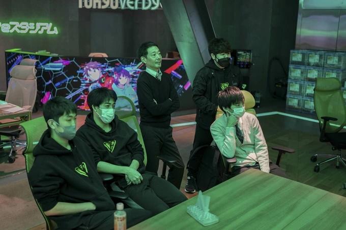 Trường học độc lạ Nhật Bản: Cho suốt ngày chơi game, đến lớp muộn thoải mái-3