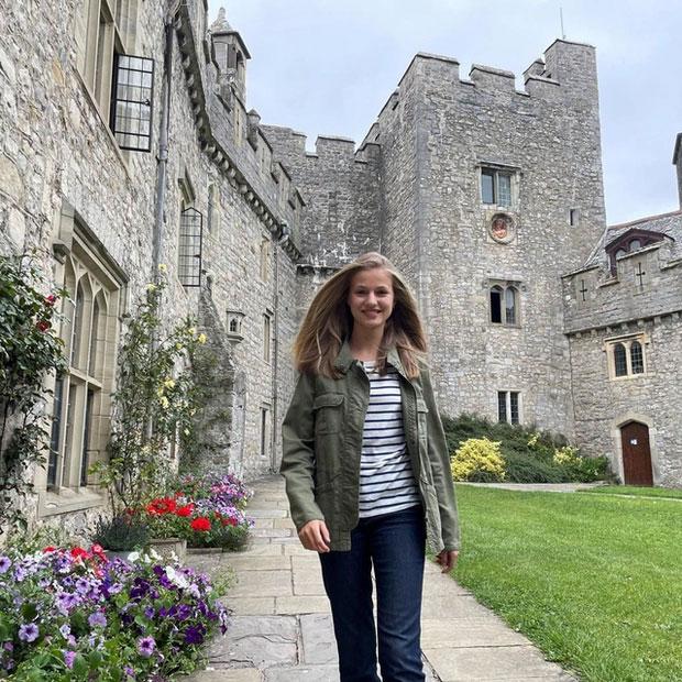 Công chúa 18 tuổi nắm giữ vận mệnh Tây Ban Nha, vừa ra đời là cứu tinh hoàng tộc-4