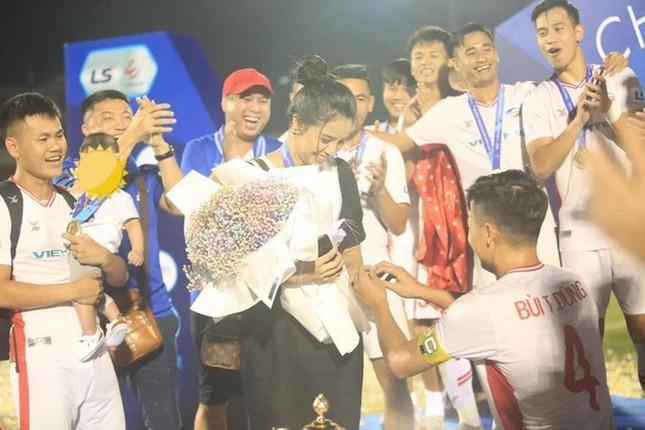 Động thái mới nhất trên Facebook của vợ Bùi Tiến Dũng, xóa dấu vết hacker-5