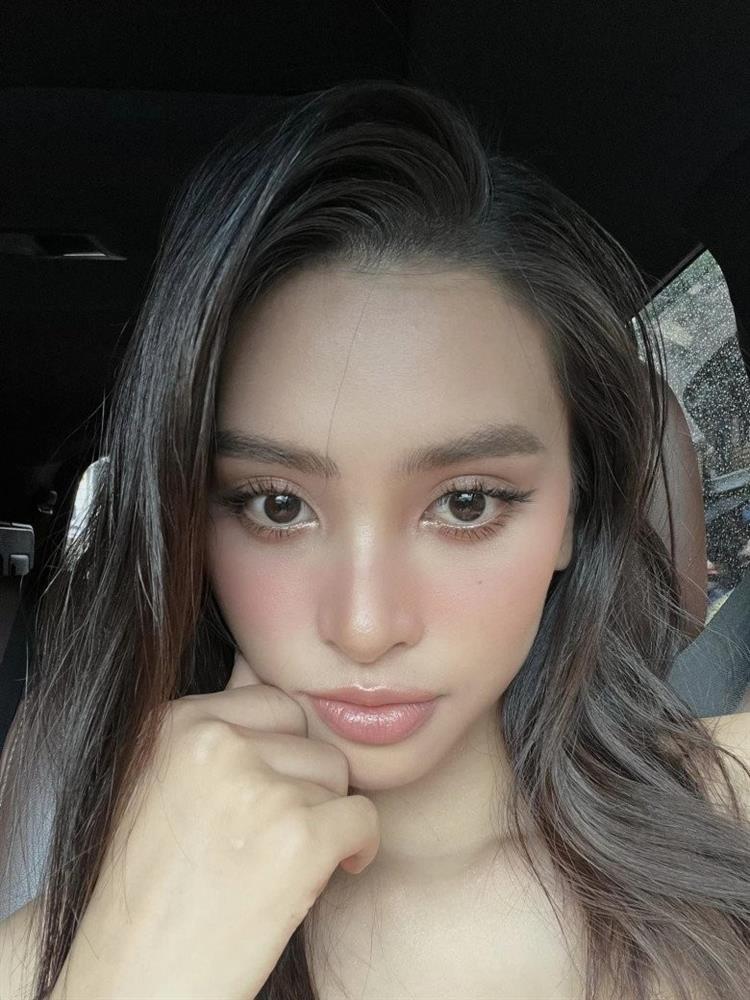 Hoa hậu Tiểu Vy lộ ảnh không phấn son, khác hẳn ngày thường-2