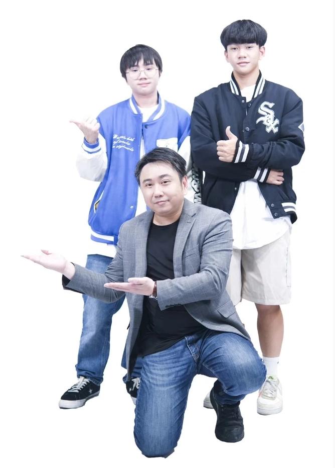 3 anh em sao nhí bị gia đình lợi dụng như cỗ máy in tiền giờ ra sao?-9