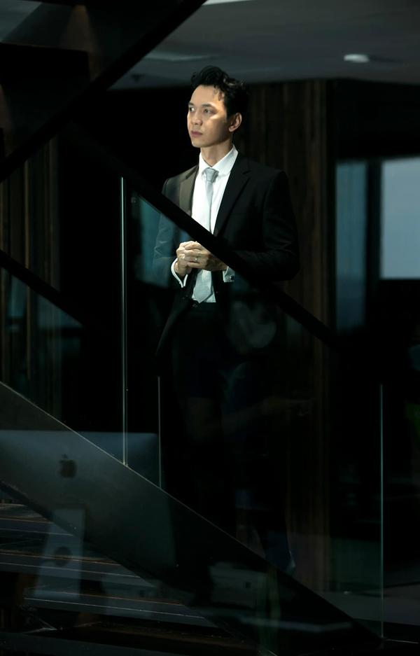 Mặc đơn giản vẫn chất và điển trai như Chủ tịch ACB Trần Hùng Huy-4