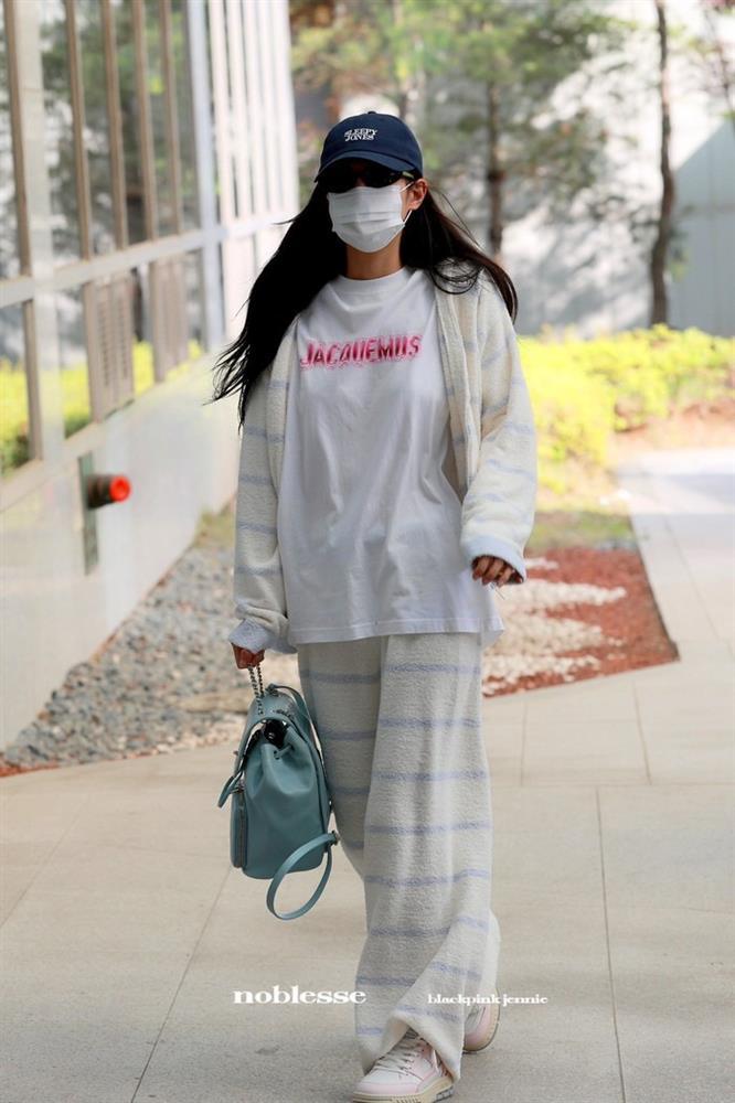 Jennie lộ diện sau bão chỉ trích-1