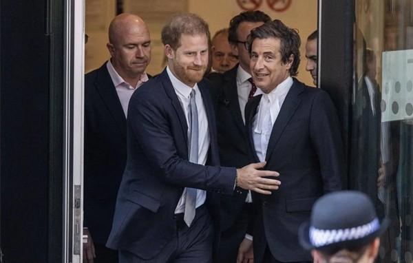 Thành viên gia đình duy nhất công khai ủng hộ Hoàng tử Harry, người ít ai nghĩ đến-1