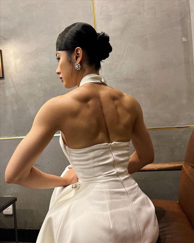 Angela Phương Trinh nhiều năm nâng tạ: Vòng 3 trái đào, cơ bắp cuồn cuộn-2