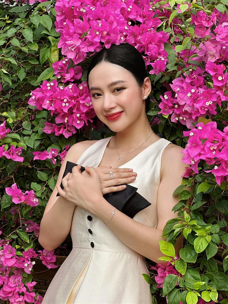 Angela Phương Trinh nhiều năm nâng tạ: Vòng 3 trái đào, cơ bắp cuồn cuộn-10