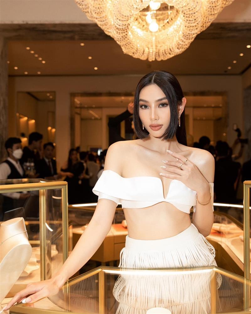 Hương Giang tóc ngắn bốc lửa, Hà Hồ đeo trang sức 3 tỷ dự sự kiện-8