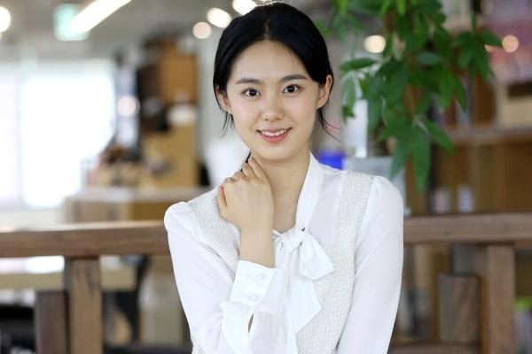 Bất ngờ khi Kim Tae Hee để mặt mộc trên phim-9