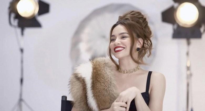 Cùng son đỏ, Hà Hồ đánh lên mãi keo, Đỗ Thị Hà như drama phim cung đấu-2