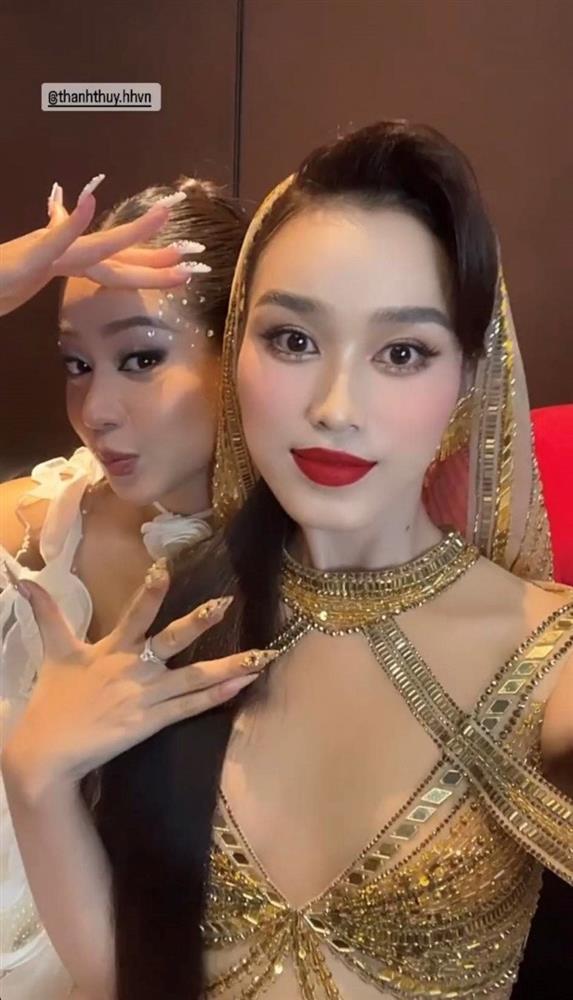 Cùng son đỏ, Hà Hồ đánh lên mãi keo, Đỗ Thị Hà như drama phim cung đấu-5