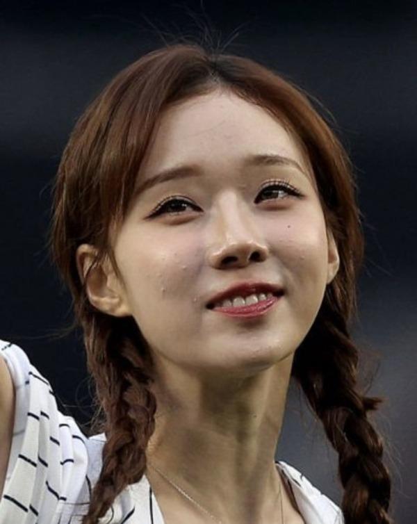 Ảnh chưa chỉnh sửa aespa ném bóng mở màn ở New York gây xôn xao-6