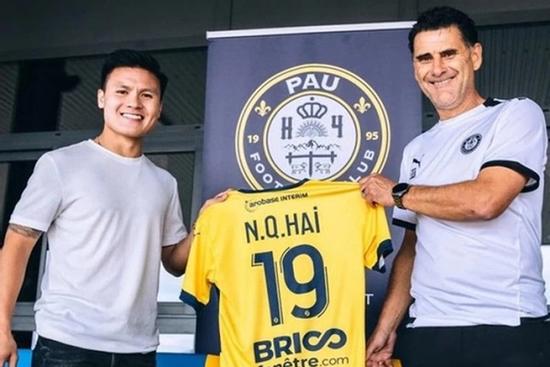 Quang Hải vừa ra đi, Pau FC đã có biến động lớn