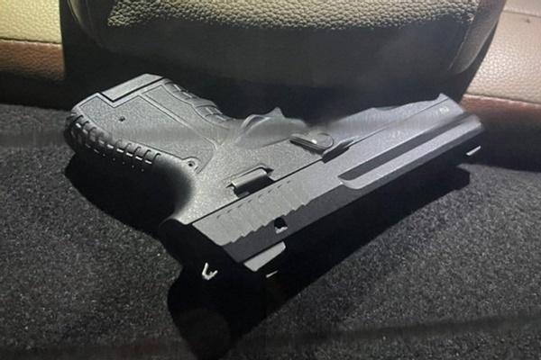 Giải cứu cô gái bị lừa, ép phục vụ trong quán karaoke-2