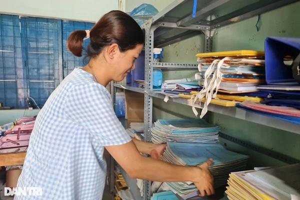 Lương 4 triệu đồng, kế toán, văn thư trường học thấy thiệp mời là... sợ!-2