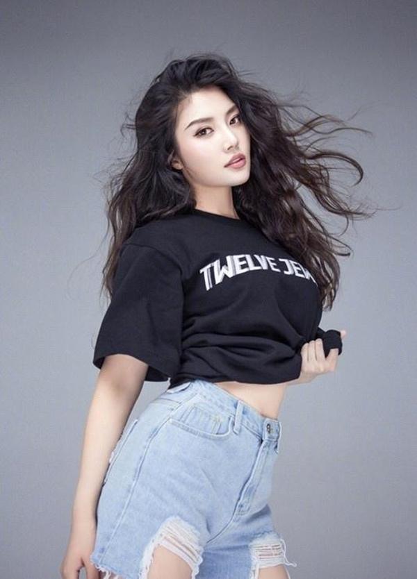 Mẹ Đoàn Dự quyến rũ bội phần khi nặng 60kg, đến phụ nữ còn phải trầm trồ-4