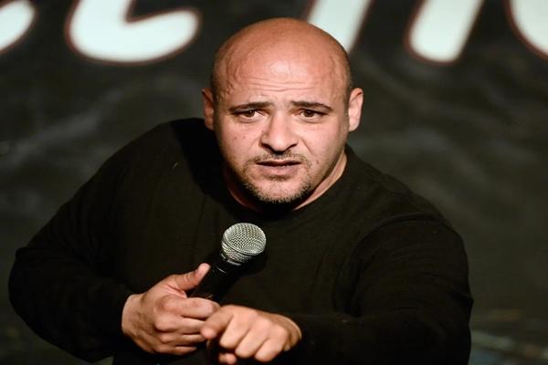 Nam diễn viên ngất xỉu sau cảnh quay bị siết cổ-3