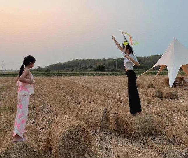 Tăng Thanh Hà và chồng tự hào khoe ái nữ 6 tuổi-2