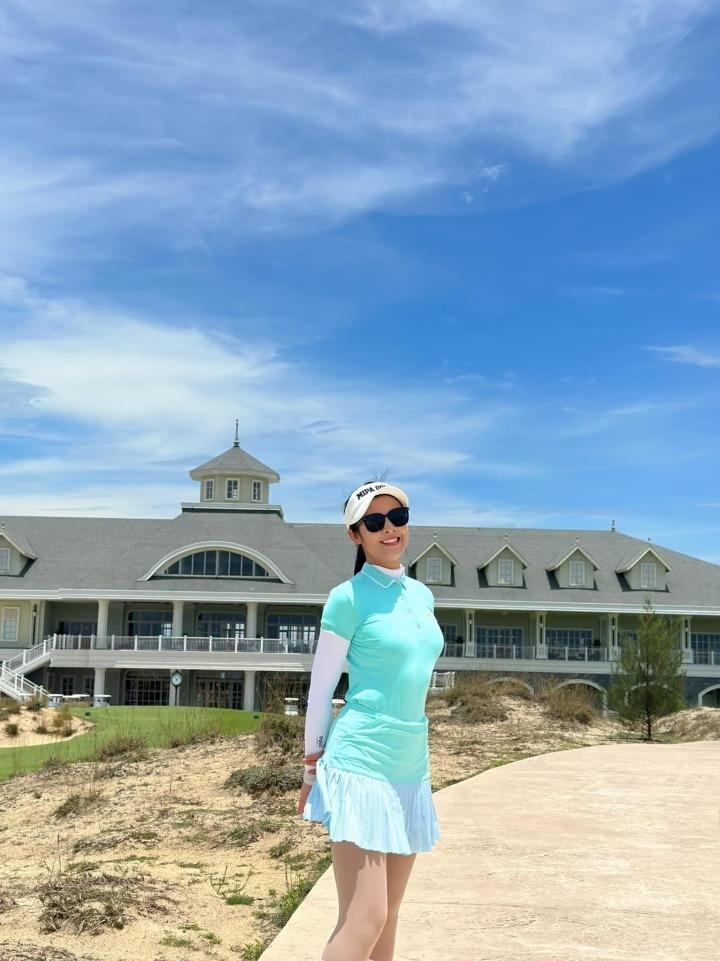 Hoa hậu Ngọc Hân hiếm hoi cho chồng kém tuổi lên sóng-2