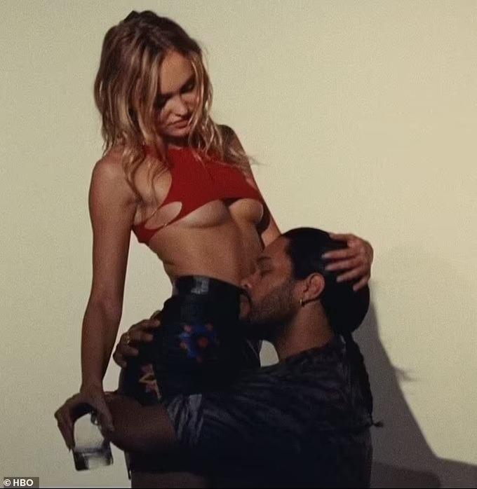 Johnny Depp và con gái luôn im lặng trước sóng gió đời nhau-5