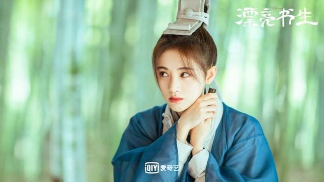 Cúc Tịnh Y giả trai nhưng lại lạc quẻ giữa dàn nam nhân vì một điều-7