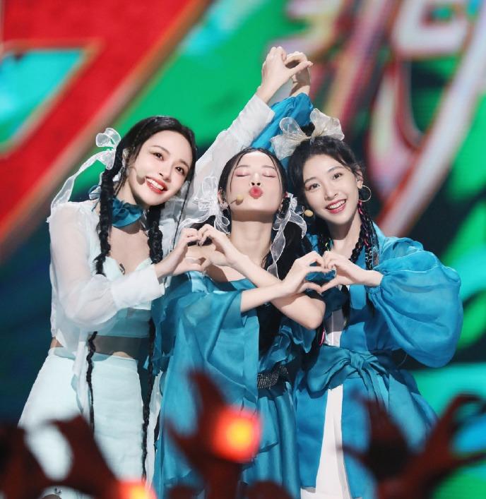 Lý giải nguyên nhân nhóm Chi Pu nhận điểm thấp ở Đạp gió 2023-1